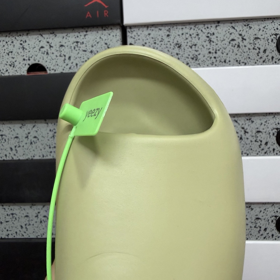 Adidas Slide/Foam Runner - Image 25