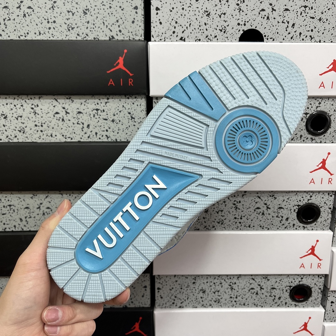 Louis Vuitton Trainer - Image 6