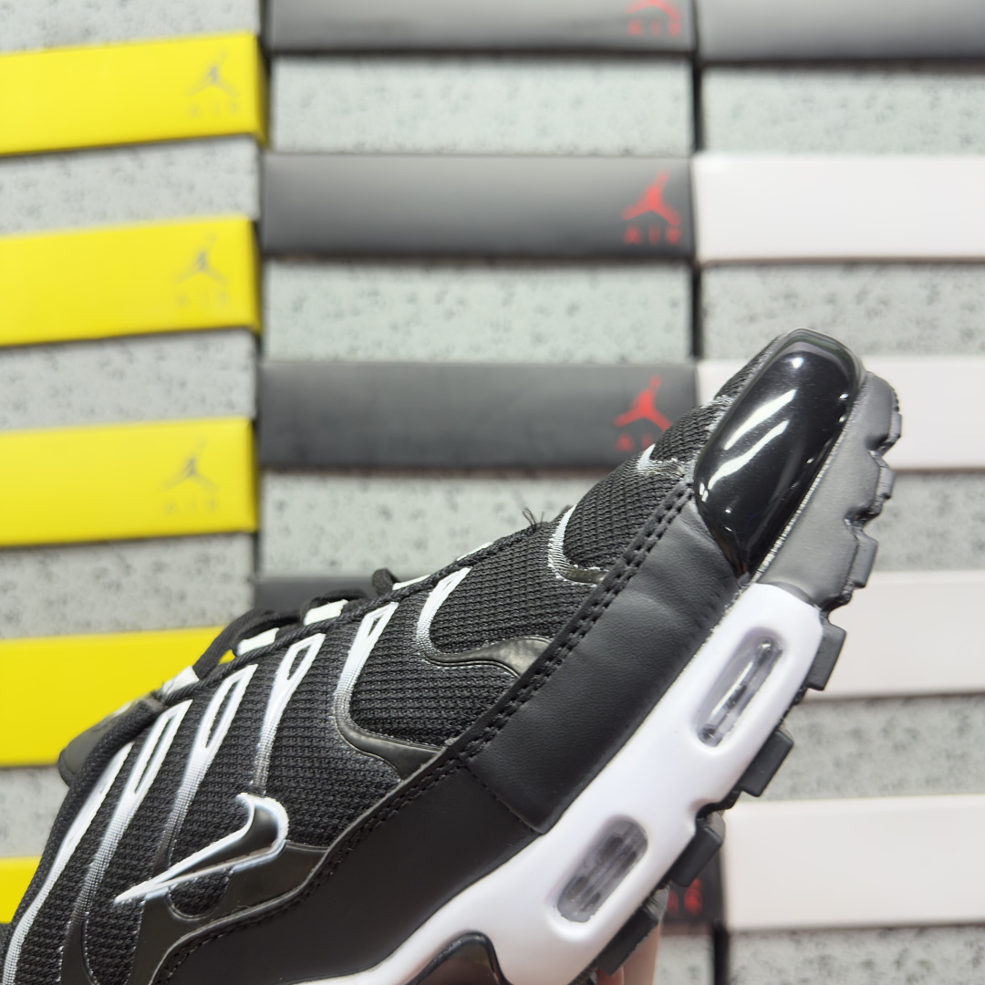 Nike Air Max Plus - Image 5