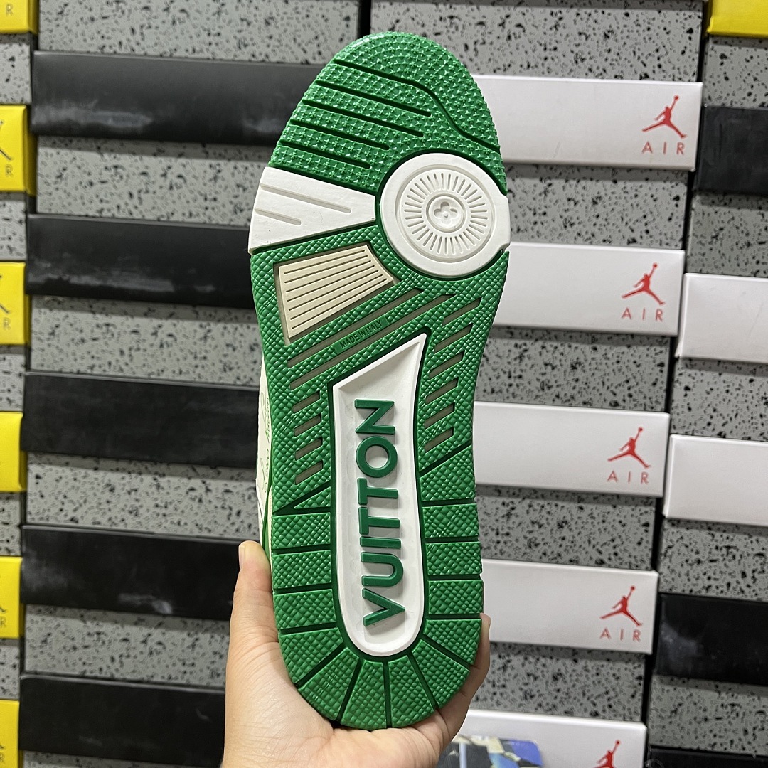 Louis Vuitton Trainer V2-12 - Image 7