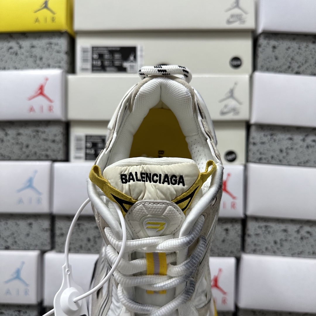 Balenciaga BLCG Runner - Image 12