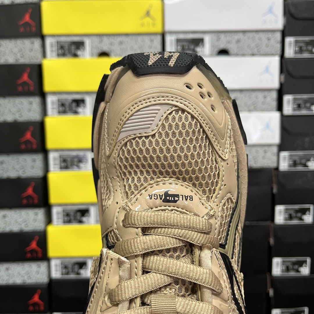 Balenciaga BLCG Runner 7.0 - Image 6