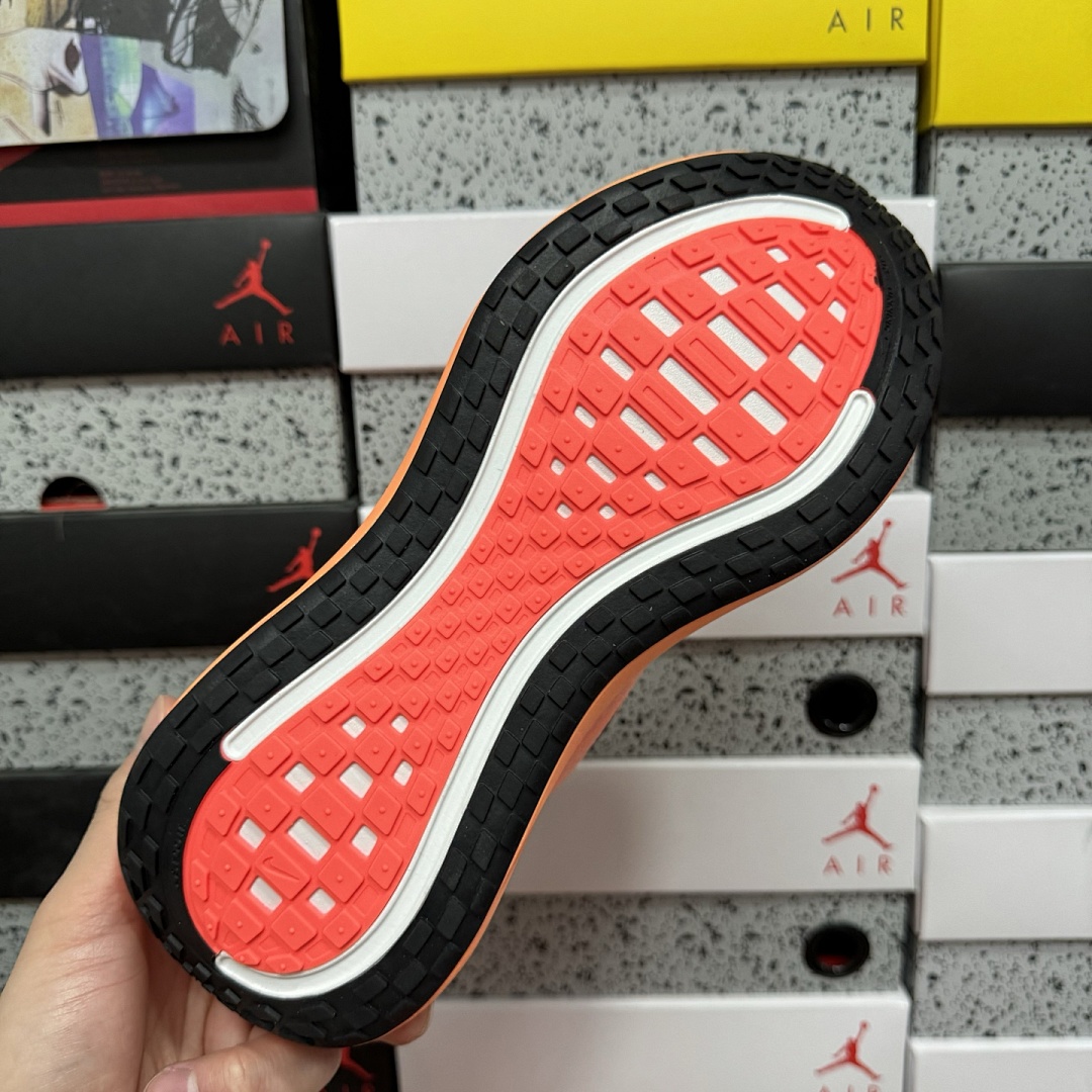 Nike Zoom Vomero - Image 10