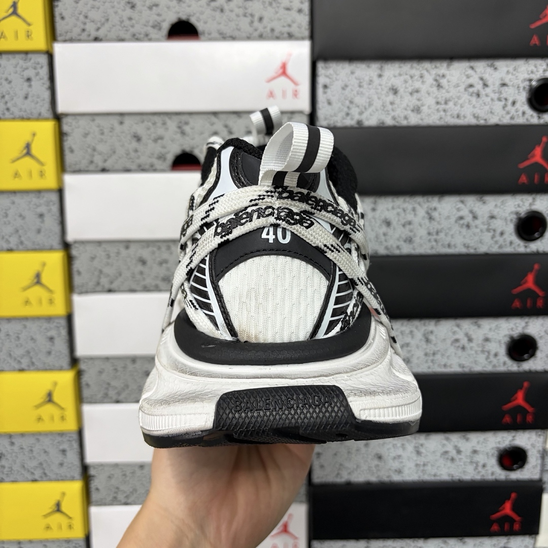 Balenciaga 3XL Extreme Lace - Image 3