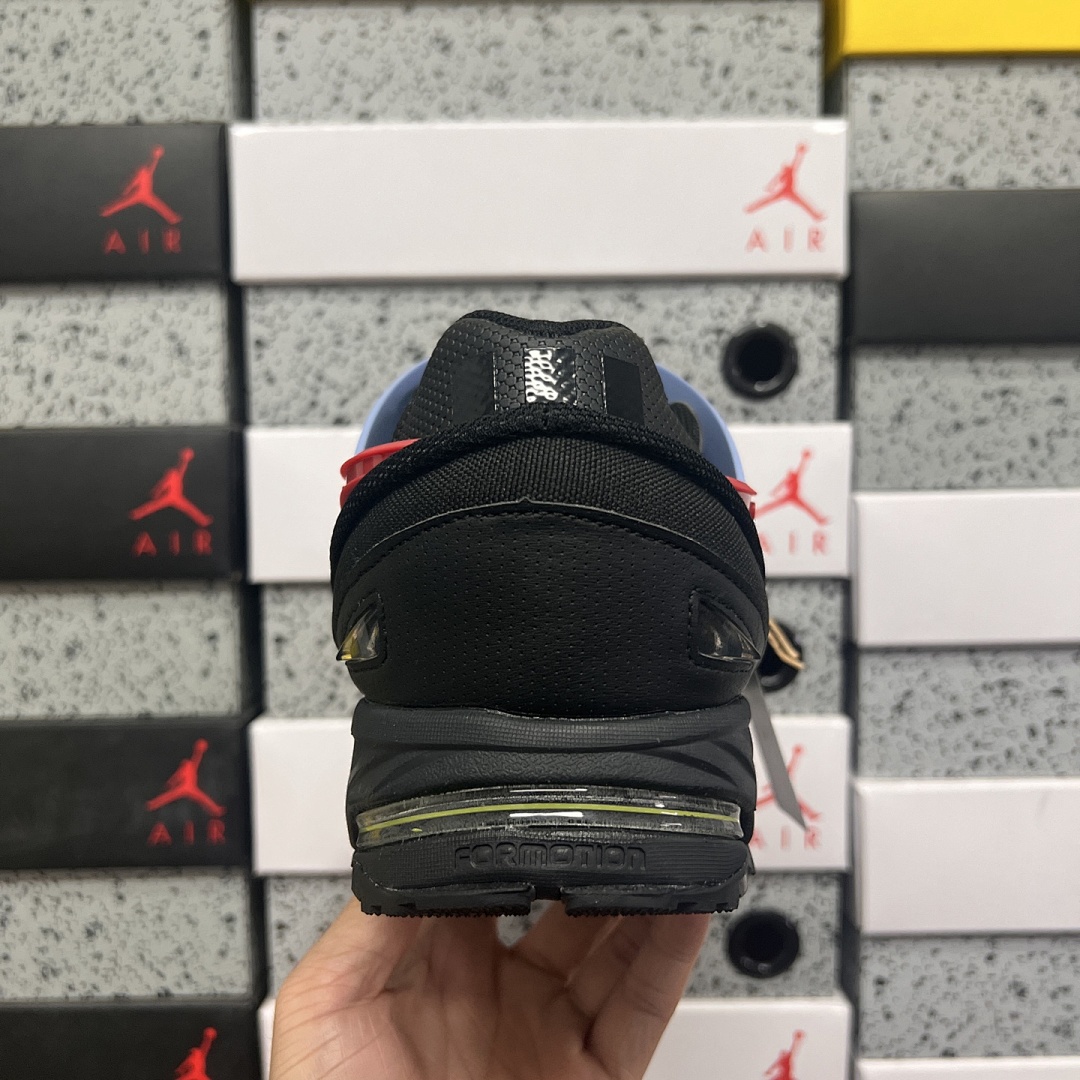On Running Response Trail 2 Raf Simons Core (Black Bright Blue) - Image 4