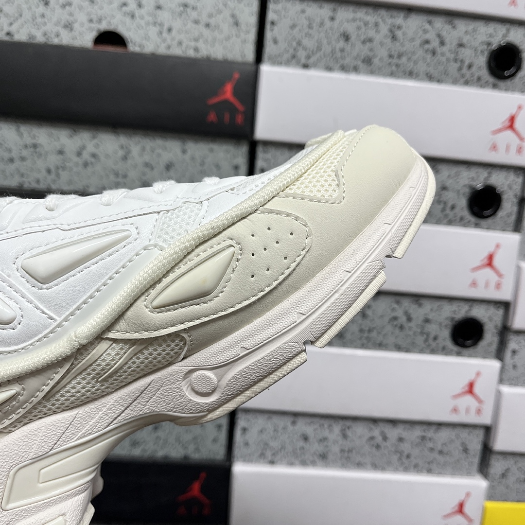 On Running Raf Simons Pharaxus - Image 8