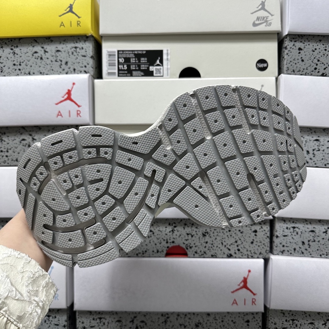 Balenciaga 3XL Sneakers - Image 9