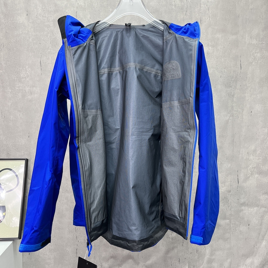 Arc'teryx Beta LT Jacket (Royal Blue) - Image 4