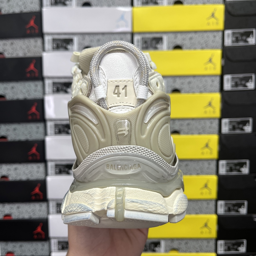 Balenciaga BLCG Runner 7.5 - Image 4