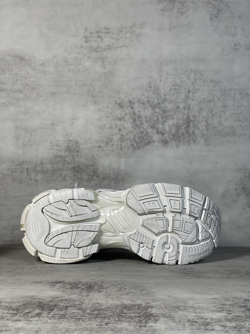 Balenciaga Runner 7.5 - Image 32
