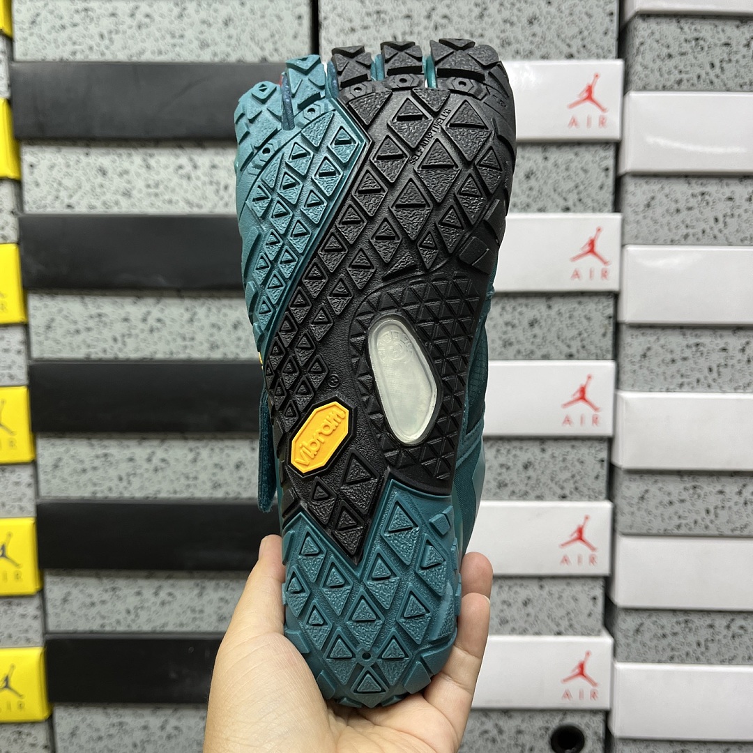 Suicoke Finger Chukka Boot - Image 5