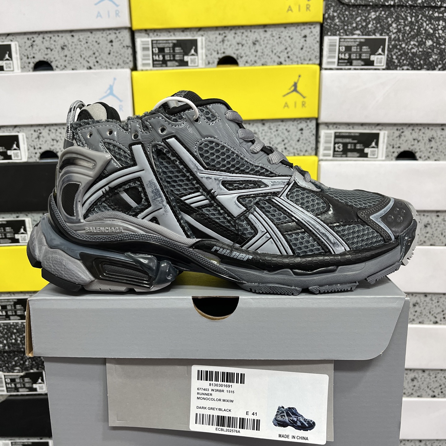 Balenciaga BLCG Runner 7.0 - Image 11