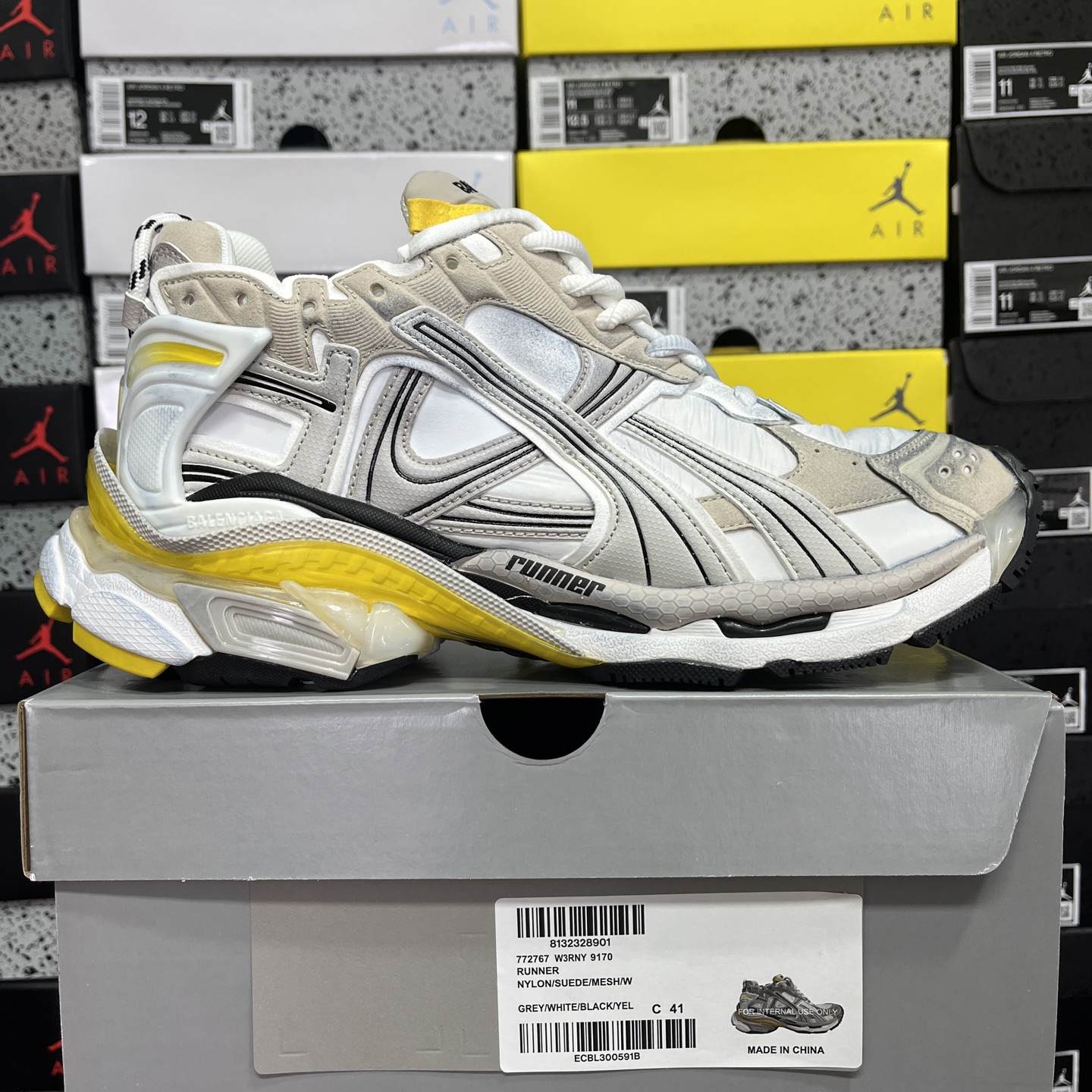 Balenciaga BLCG Runner 7.5 - Image 11