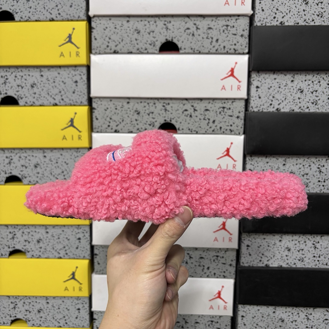 Balenciaga BLCG Furry Slide (Pink) - Image 8