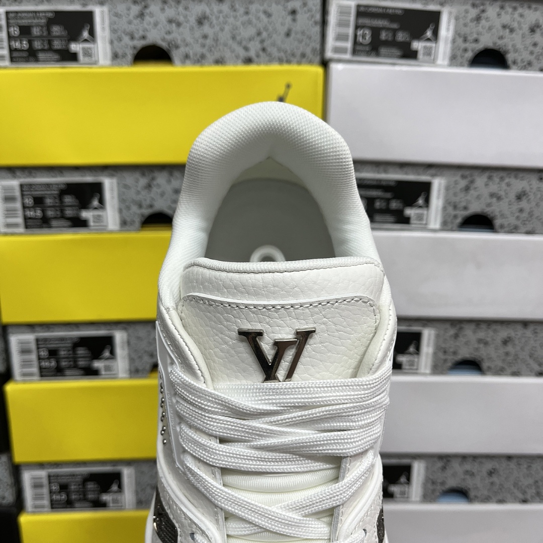 Louis Vuitton Trainer V2-01 - Image 6