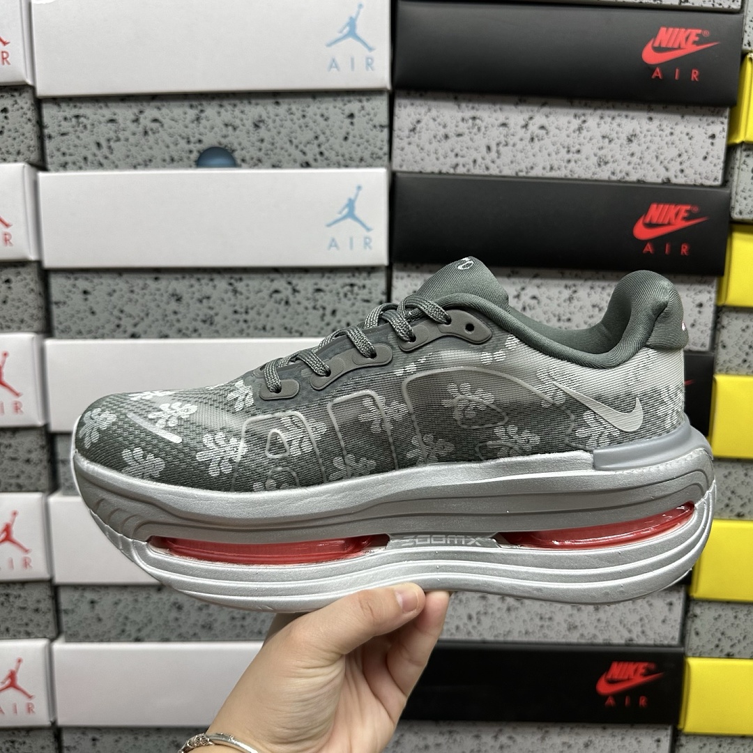 Nike Vomero Premium QS Fleur De-Lis Geyser (Grey) - Image 2