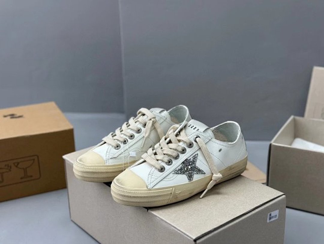Golden Goose Deluxe Brand - Image 3