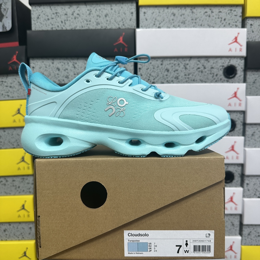 On Running Cloudsolo LOEWE Turquoise - Image 12
