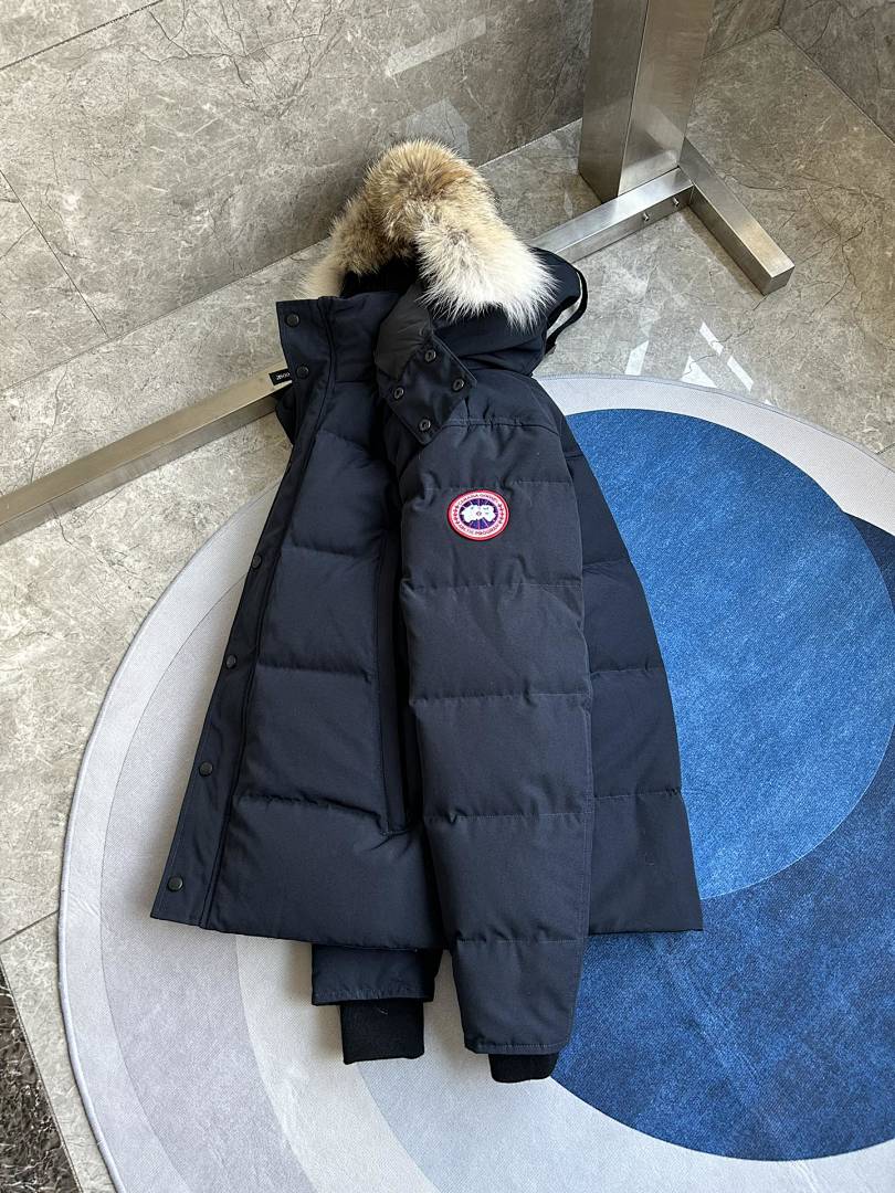 Canada Goose Wyndham Parka - Image 18