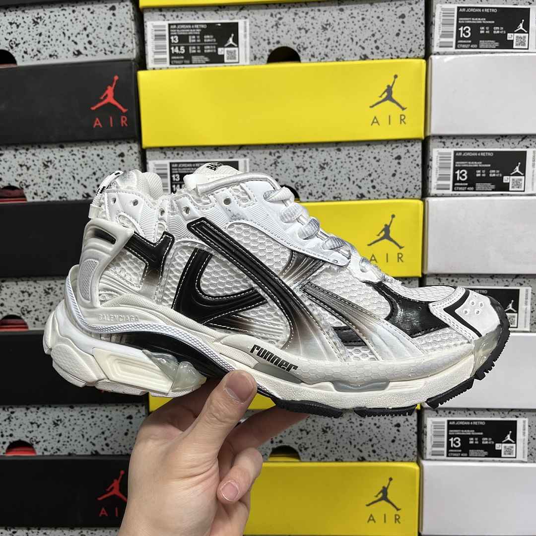 Balenciaga BLCG Runner 7.5 - Image 3