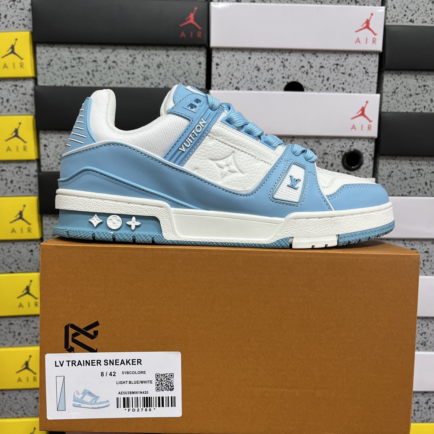 Louis Vuitton Trainer - Image 10