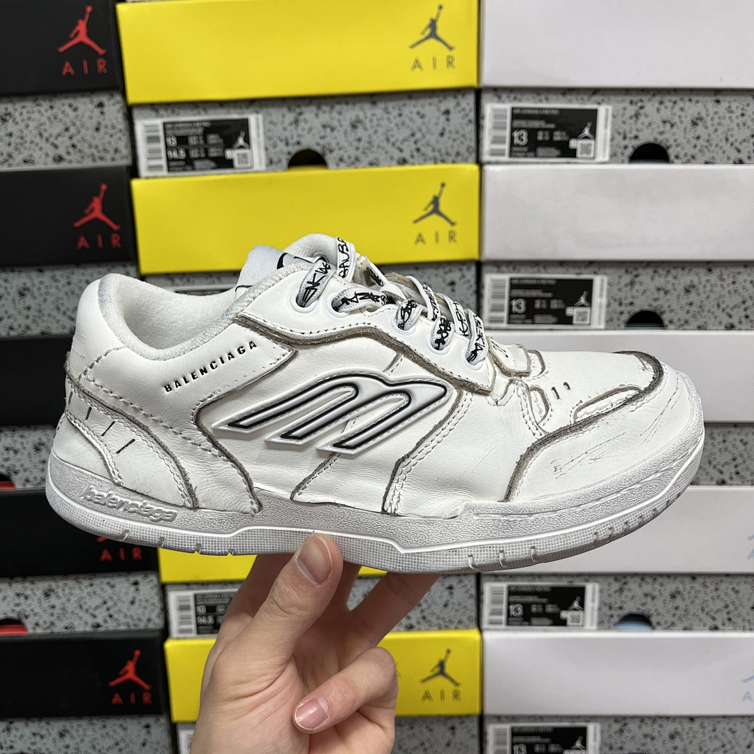 Balenciaga Hamptons Sneakers - Image 3
