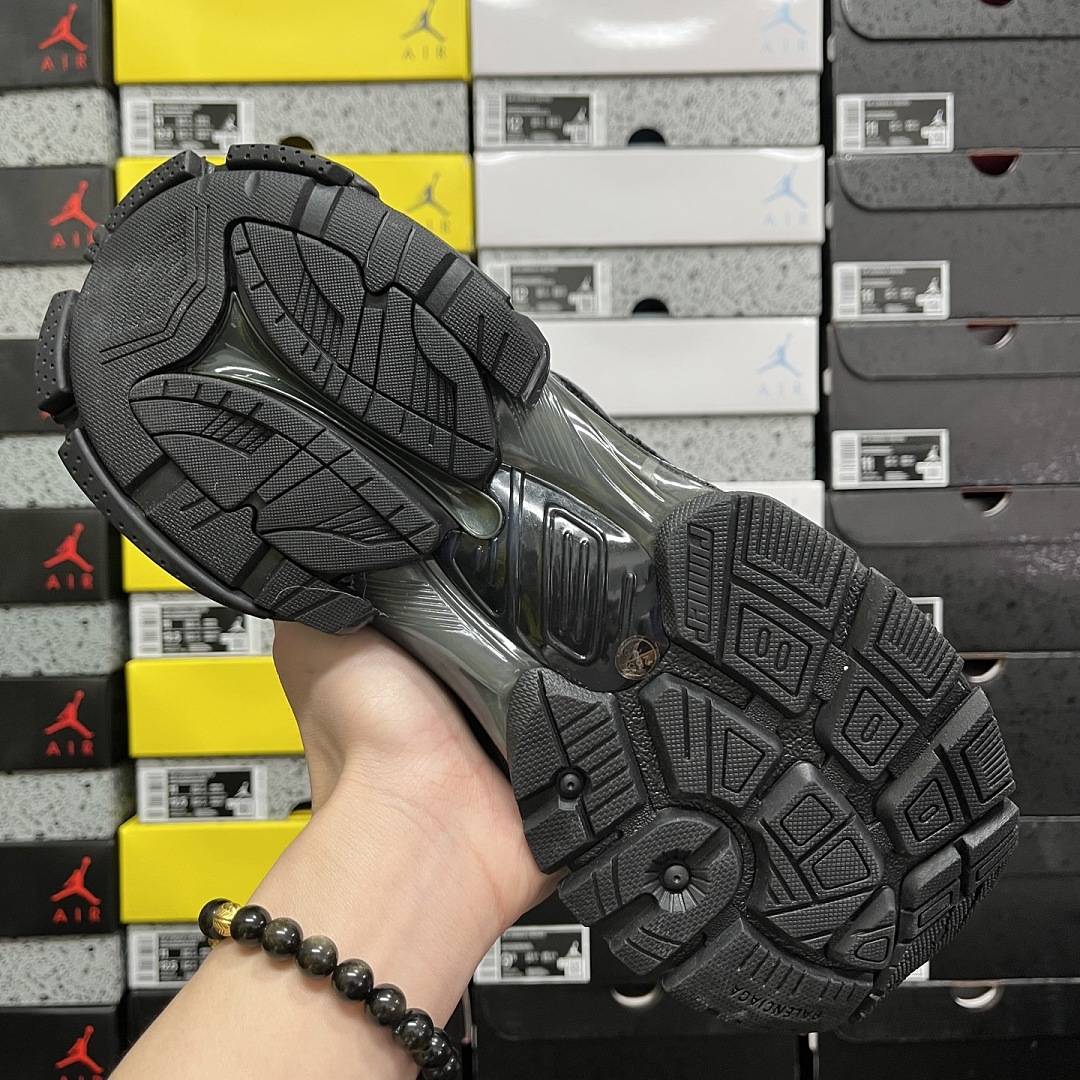 Balenciaga BLCG Runner 7.0 - Image 6