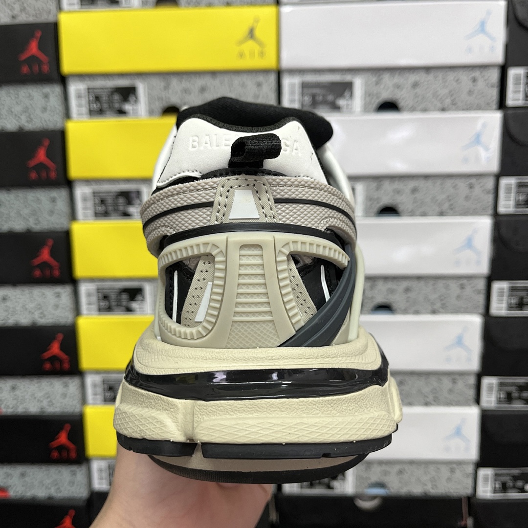 Balenciaga Track 2.0 - Image 28