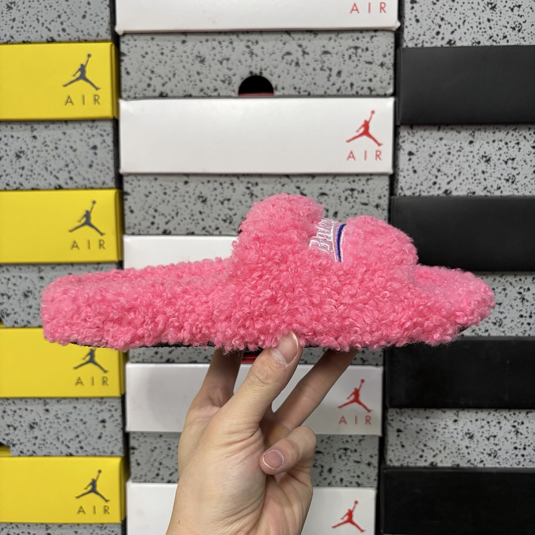 Balenciaga BLCG Furry Slide (Pink) - Image 9