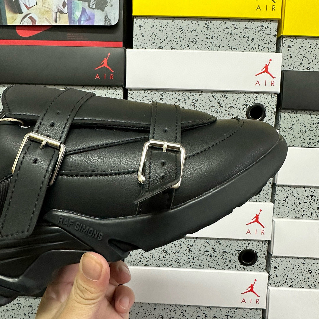 On Running Raf Simons Antei Low Top - Image 9