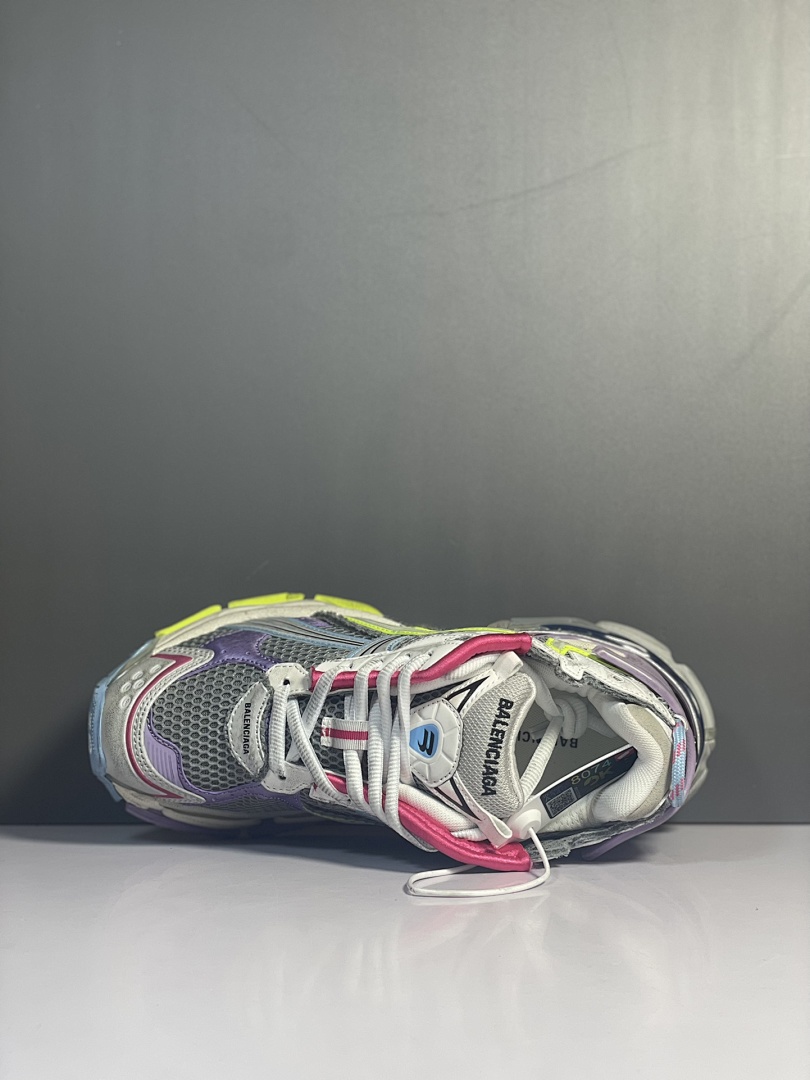 Balenciaga Runner 7.5 - Image 14