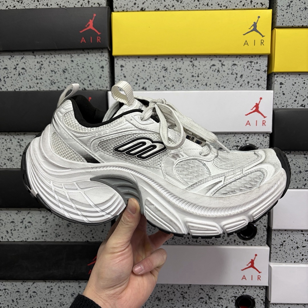 Balenciaga 6XL - Image 10