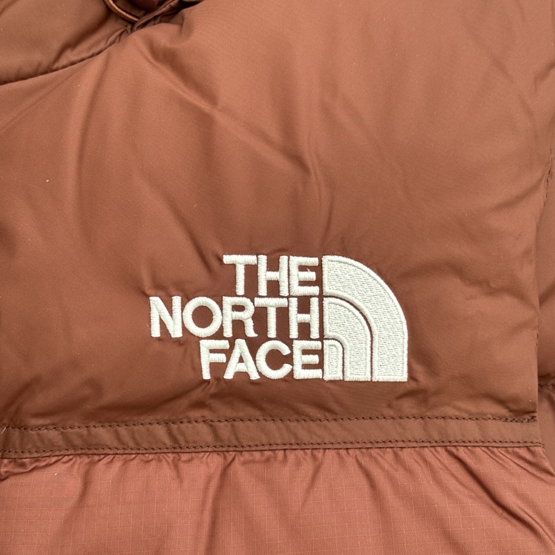The North Face TNF 1996 Retro Nuptse Vest - Image 43