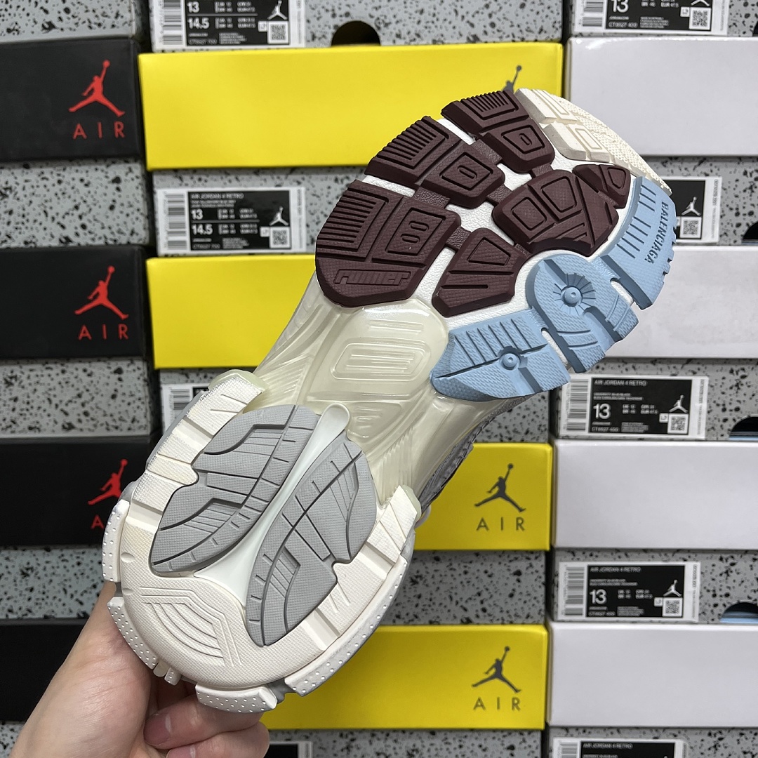 Balenciaga BLCG Runner 7.5 - Image 5