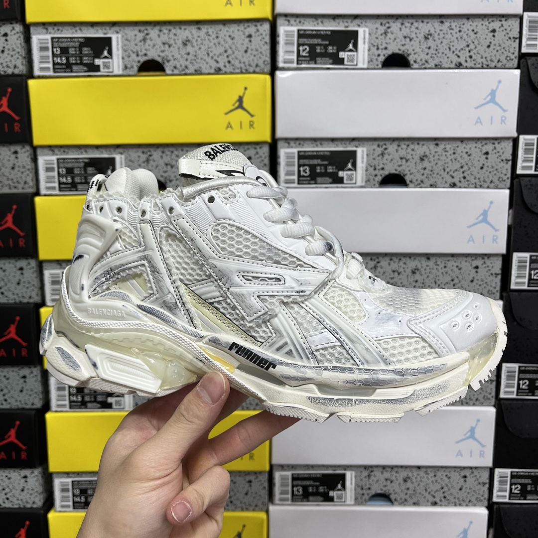 Balenciaga BLCG Runner 7 Gen - Image 5