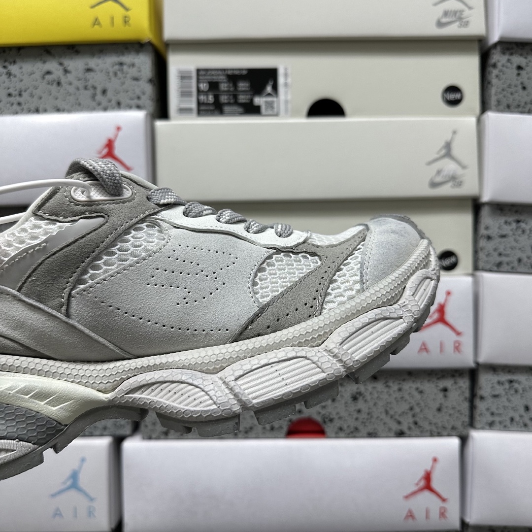 Balenciaga 3XL Sneakers - Image 3