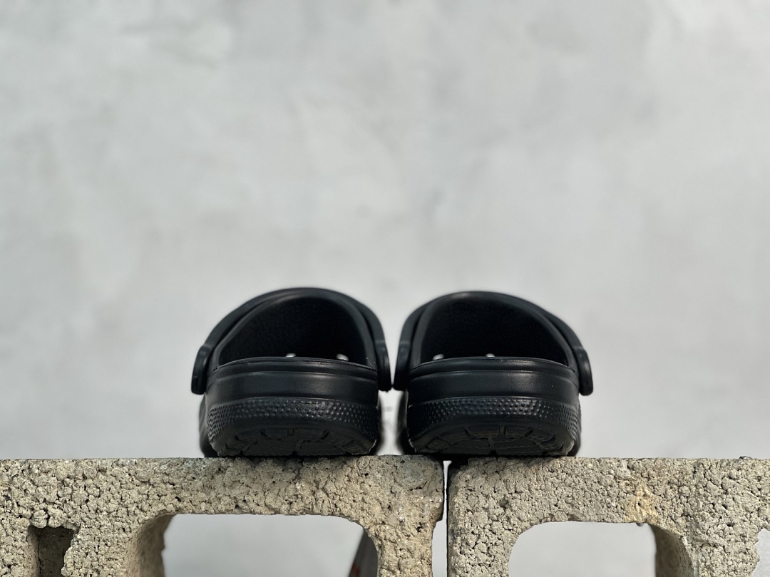 Crocs Classic Clog Black Star - Image 2