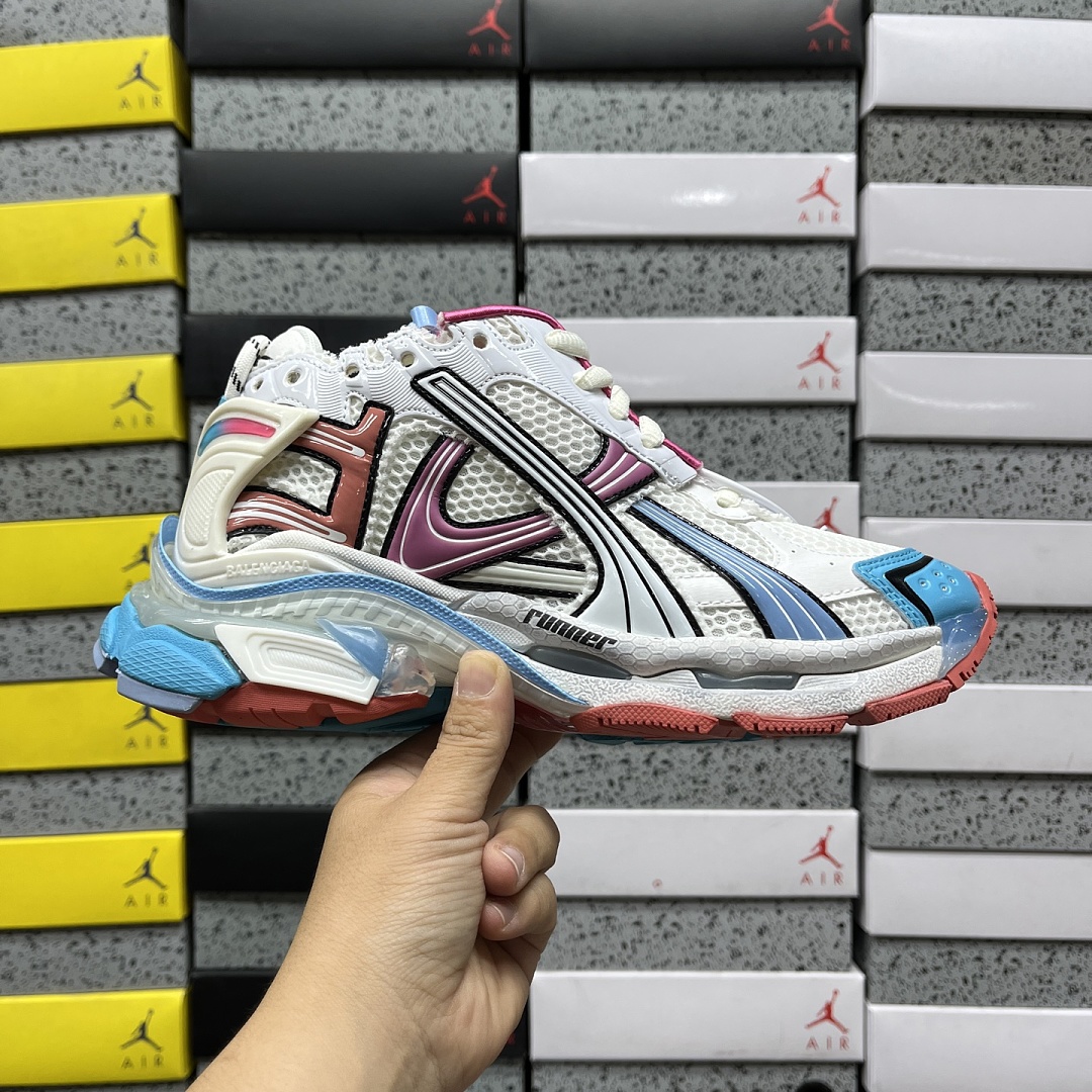 Balenciaga BLCG Runner 7.5 - Image 4