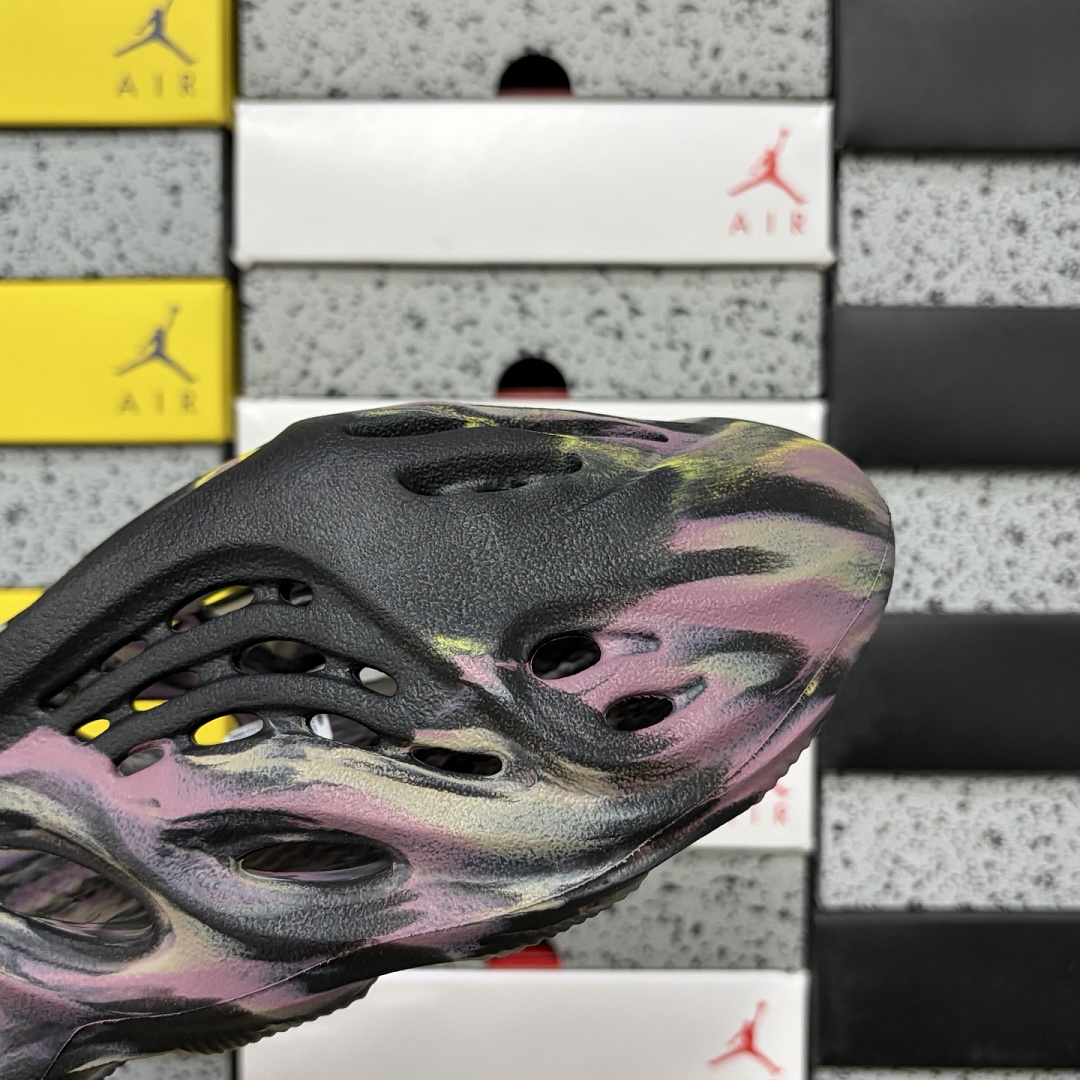 Adidas Yeezy Foam RNR MX Carbon Clogs - Image 5