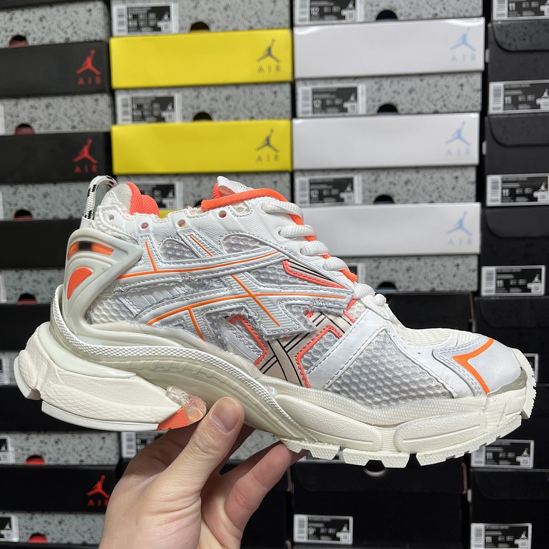 Balenciaga BLCG Runner 7.0 - Image 9