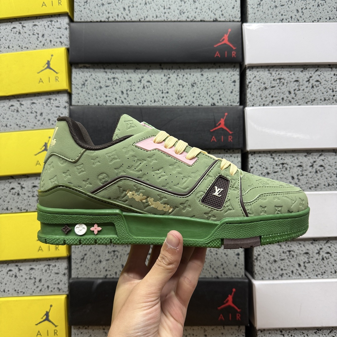 Louis Vuitton Trainer V2-20 - Image 5