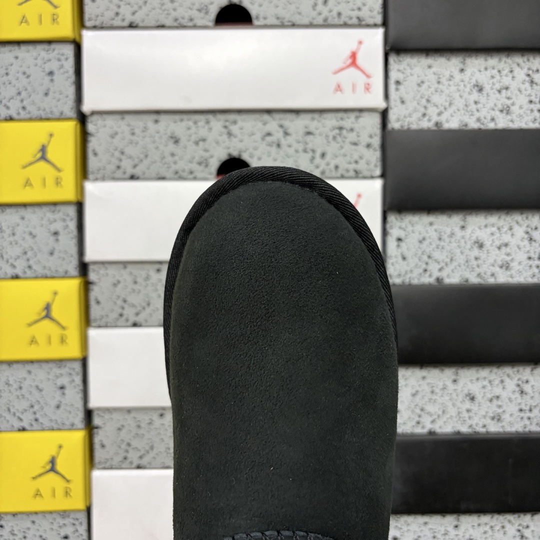 UGG Classic 3352 Buckle Mid Black -6422 - Image 4