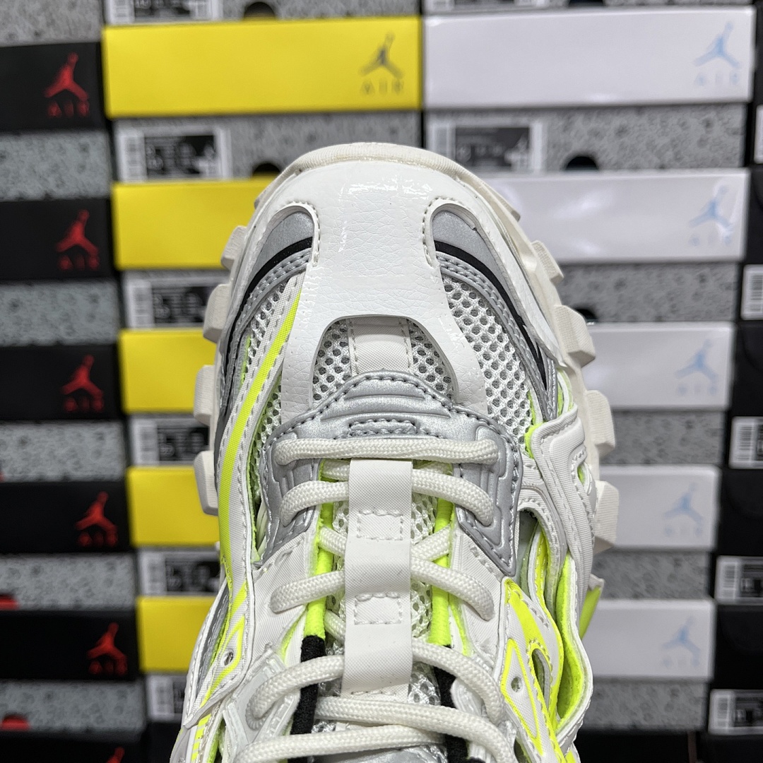 Balenciaga Track 2.0 - Image 32