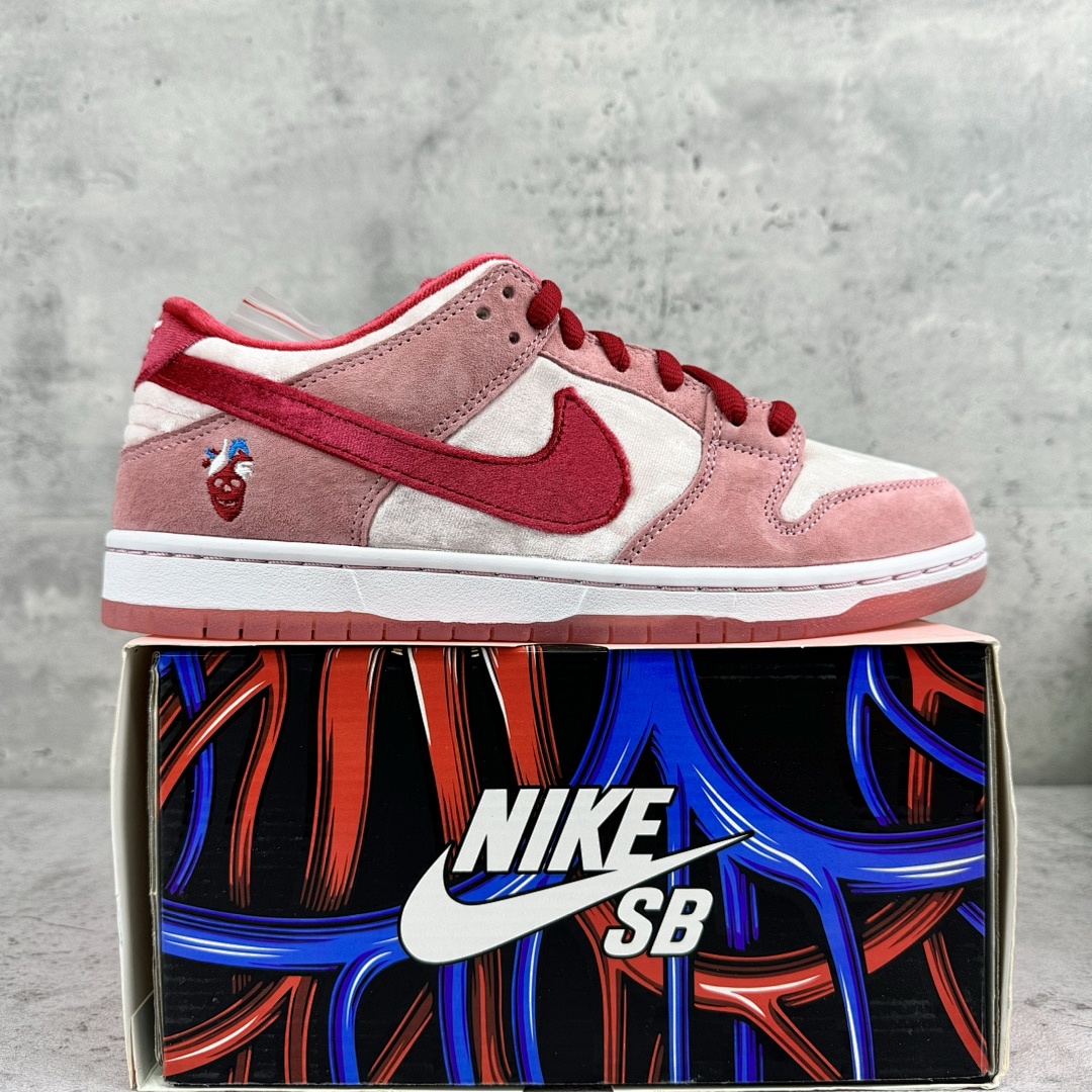 Chanel Nike SB Dunk Low StrangeLove Skateboards (Regular Box) - Image 9