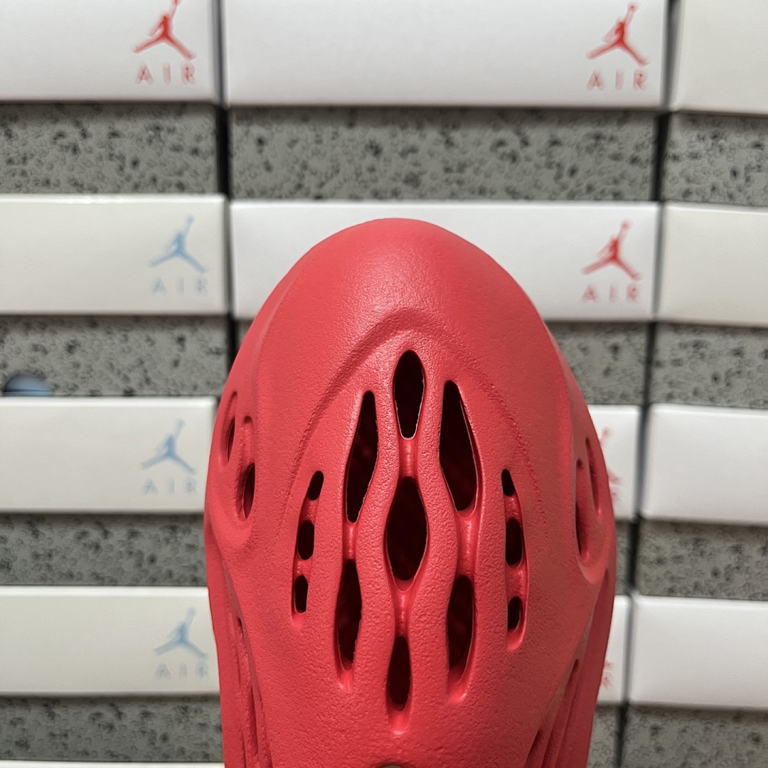 Adidas Slide/Foam Runner - Image 117
