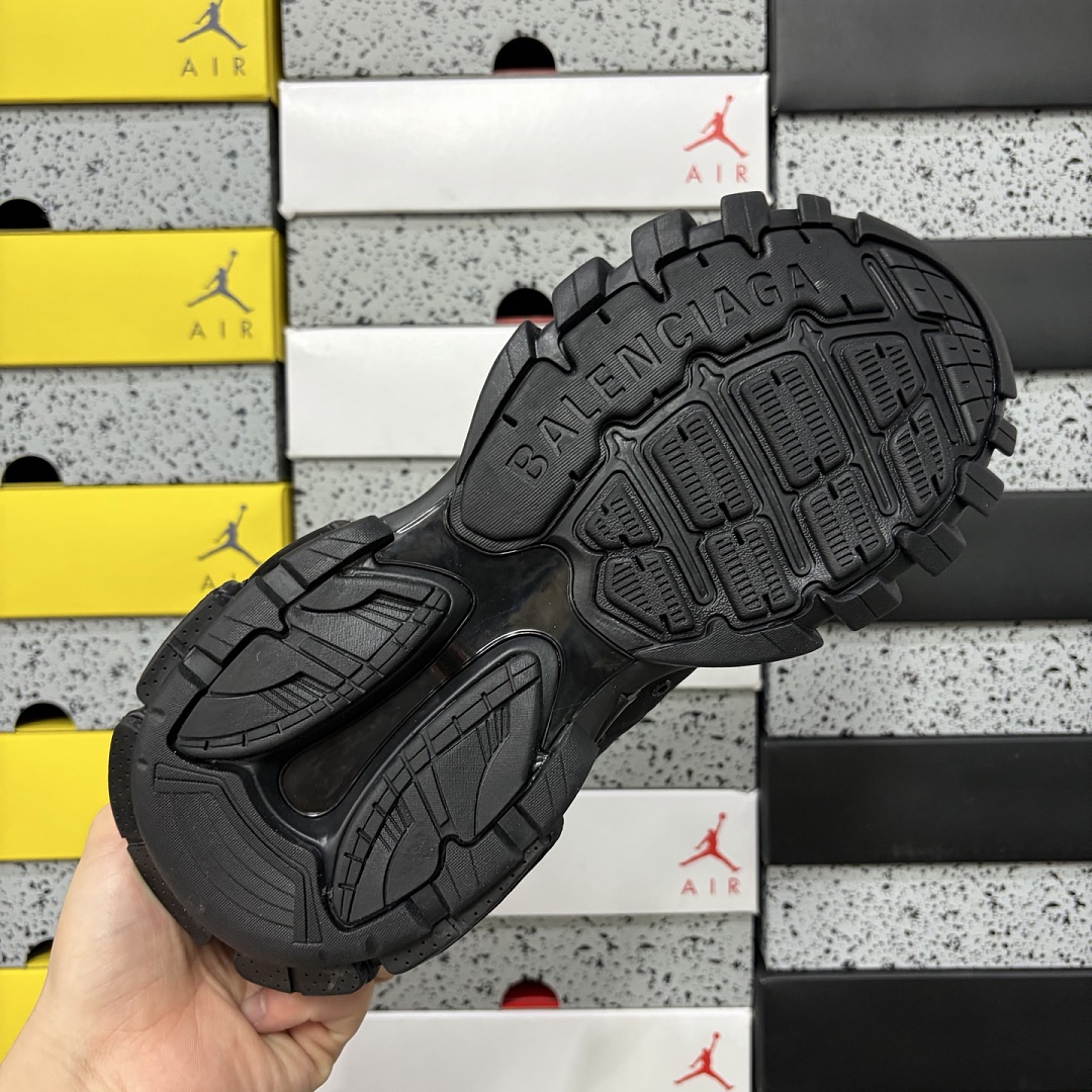 Balenciaga BLCG Track 3.0 - Image 4
