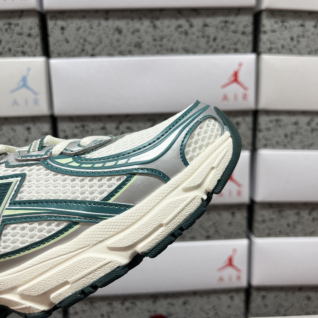 New Balance 740V2 - Image 8