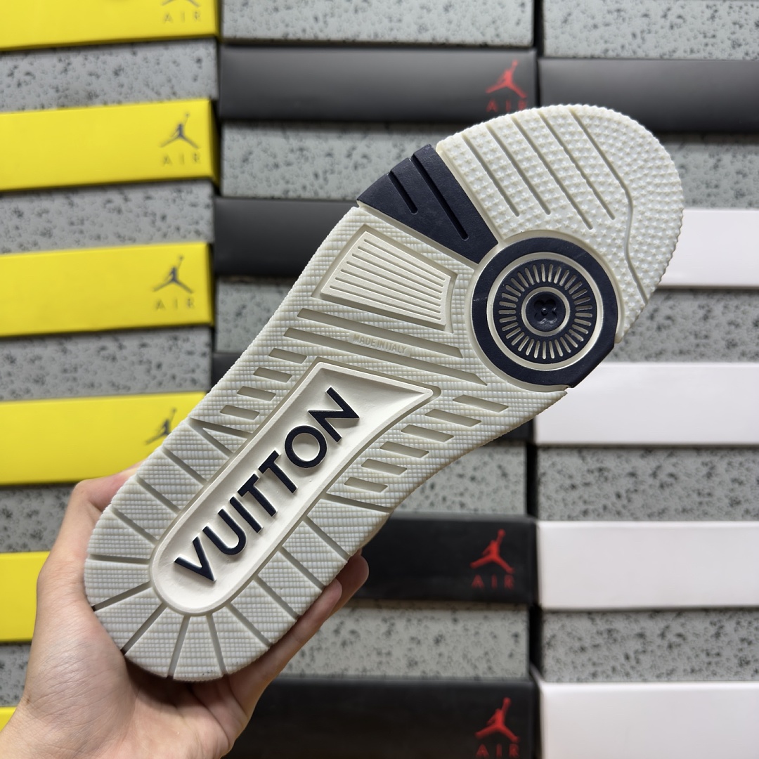 Louis Vuitton Trainer - Image 7