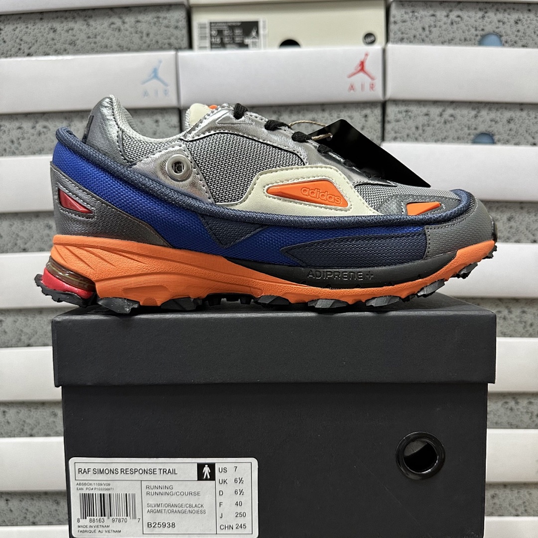 On Running Response Trail 2 Raf Simons