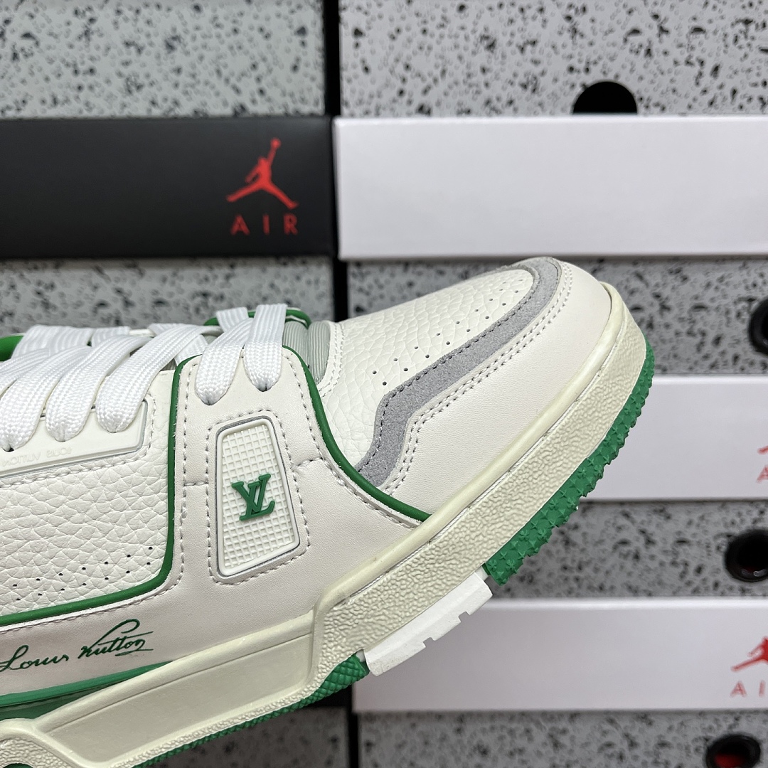 Louis Vuitton Trainer - Image 2